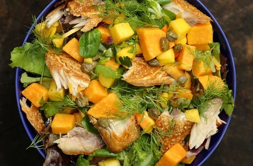 Sallad med makrill, sötpotatis och limedressing